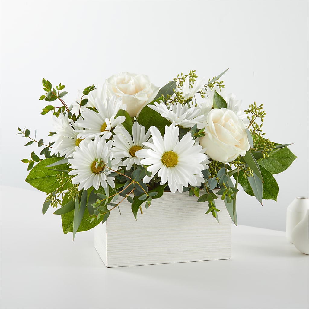 Fresh Linen Box Bouquet – Semper Fi Florist, Oceanside CA