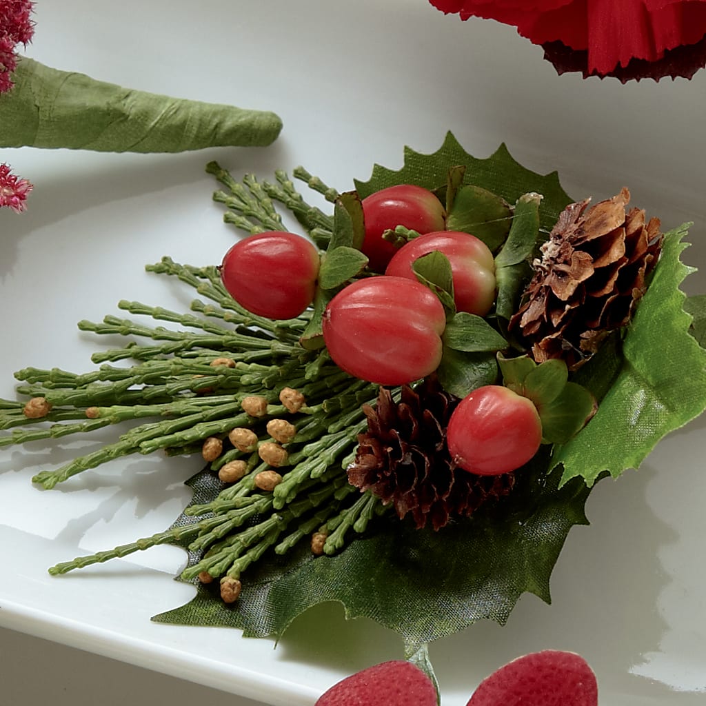 Red Berry Boutonniere – Semper Fi Florist, Oceanside CA